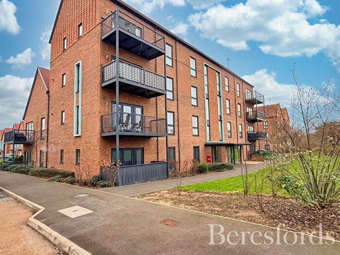 2 Bedroom Apartment For Sale In Gladiator Way, Hornchurch, RM12