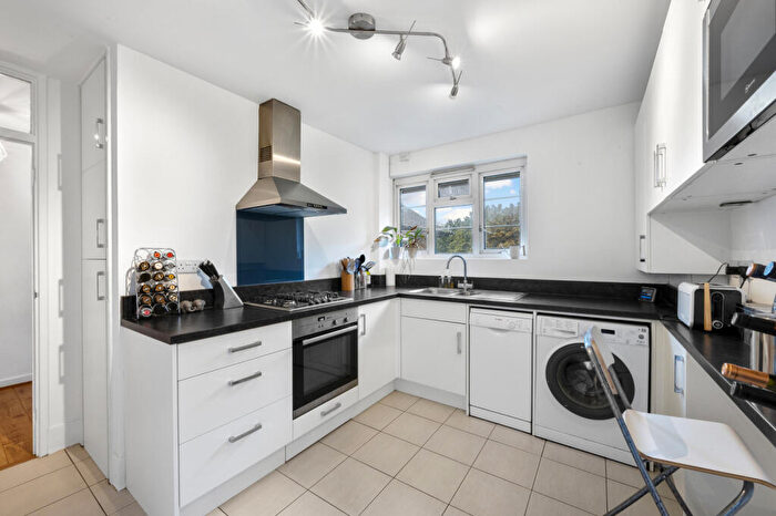 2 Bedroom Apartment For Sale In West Barnes Lane, New Malden, KT3