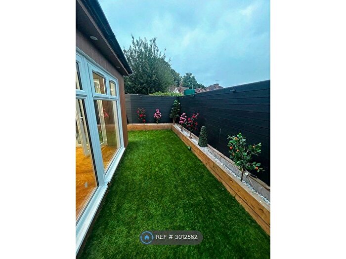 2 Bedroom Flat To Rent In Hospital Lane, Canterbury, CT1