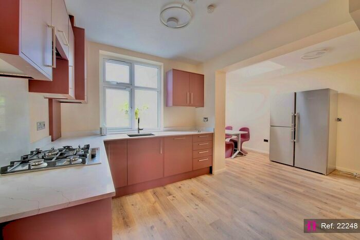 5 Bedroom Semi-Detached House To Rent In Gladstone Park Gardens, London, NW2