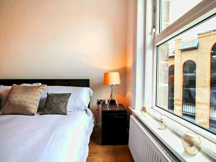 2 Bedroom Apartment To Rent In East Parade, Harrogate, North Yorkshire, HG1