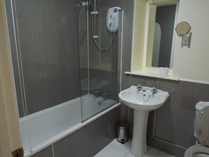 2 Bedroom Flat To Rent In Highmill Court, Dundee, DD2