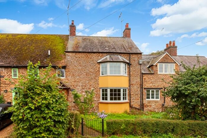 2 Bedroom Cottage To Rent In Thorpe Road, Banbury, OX17