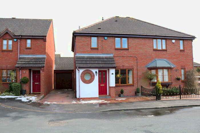 3 Bedroom Semi-Detached House To Rent In Enderby Close, B93