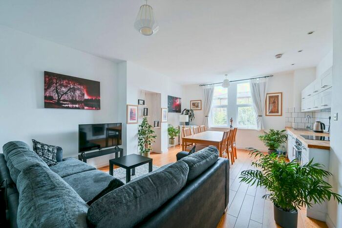 1 Bedroom Flat To Rent In Concanon Road, Clapham, London, SW2