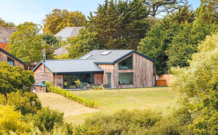 4 Bedroom Detached House For Sale In Gurnard, Isle Of Wight, PO31