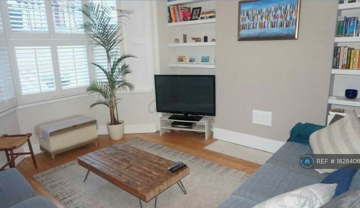 1 Bedroom Flat To Rent In Kitto Road, London, SE14