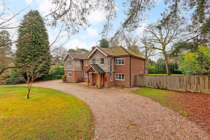 5 Bedroom Detached House For Sale In Gough Road, Fleet, GU51