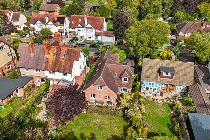 4 Bedroom Detached House For Sale In Oak Tree Road, Tilehurst, Reading, Berkshire, RG31