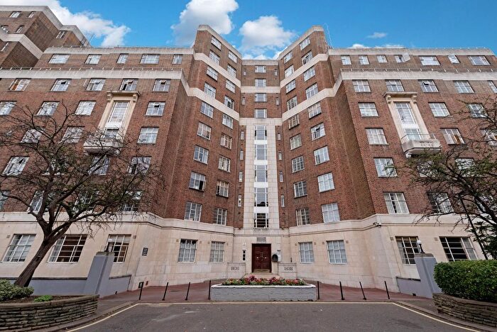 1 Bedroom Flat To Rent In Kings Court, Hamlet Gardens, Hammersmith, W6