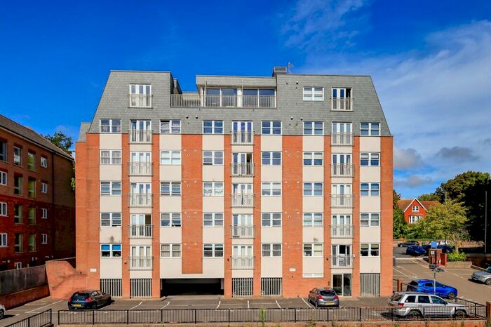1 Bedroom Flat To Rent In St. Leonards Road, Eastbourne, BN21