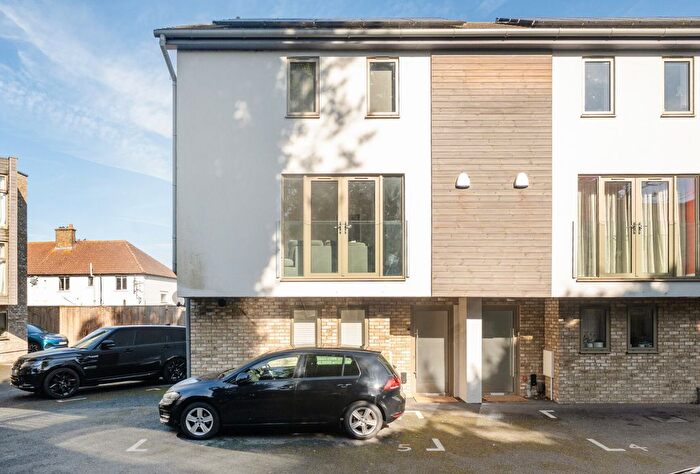 4 Bedroom End Terrace House For Sale In York Lane, Mitcham, CR4