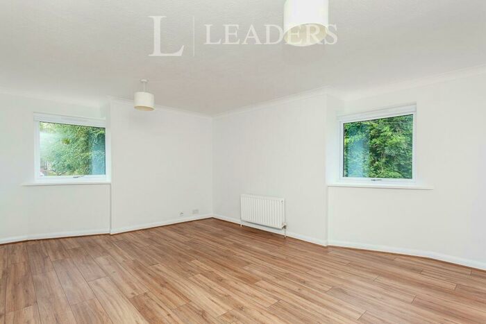 2 Bedroom Apartment To Rent In Horsted House, Haywards Heath, RH16