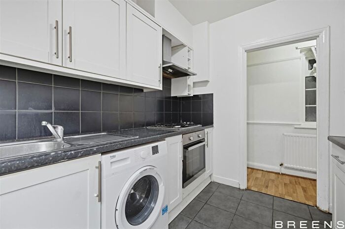 2 Bedroom Flat For Sale In Hertford Road, Enfield, EN3