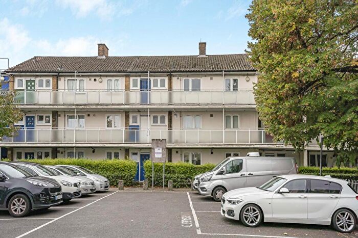 2 Bedroom Apartment For Sale In Stevens Avenue, London, E9
