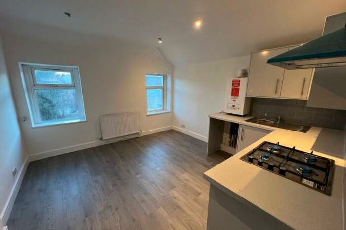 1 Bedroom Flat To Rent In Newport Road Cardiff, CF24