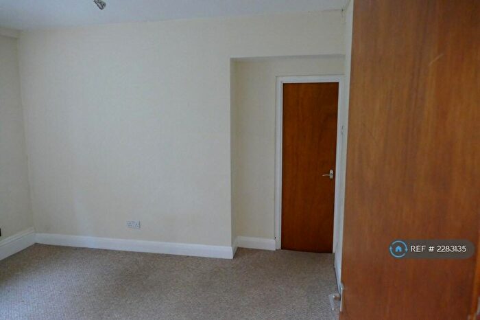 1 Bedroom Flat To Rent In York Road, Guildford, GU1