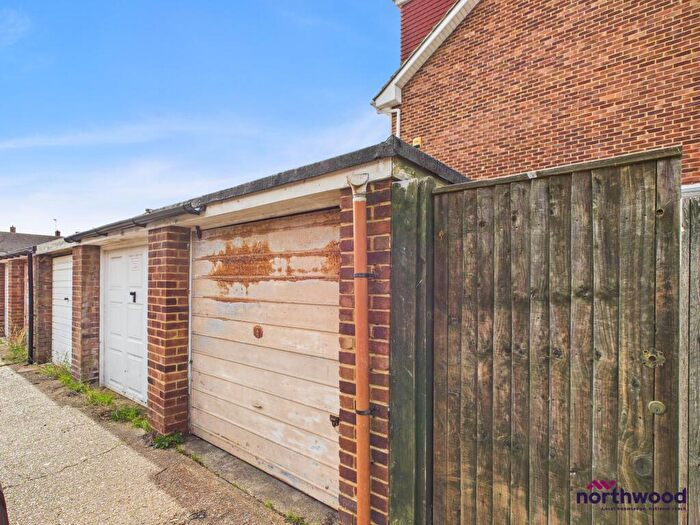 Garage / Parking To Rent In Percival Road, Hampden Park, Eastbourne, BN22