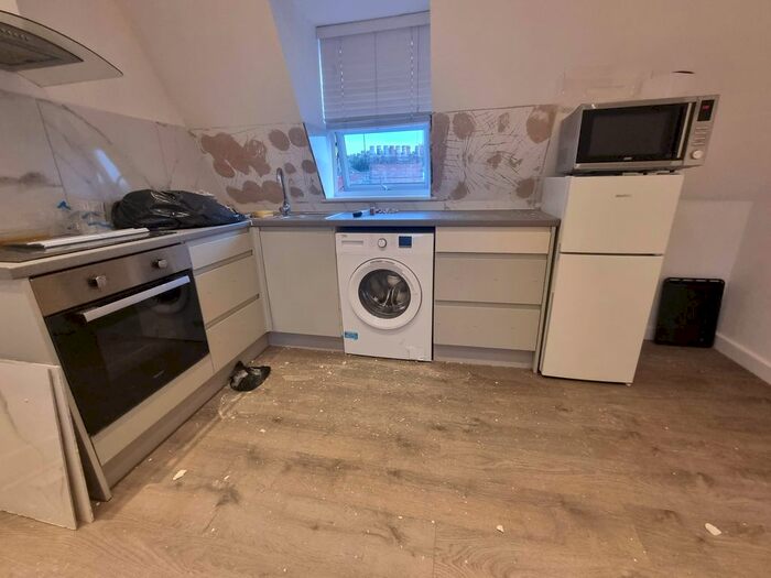 2 Bedroom Flat To Rent In Howards Mansion, Forest Road, London, E17