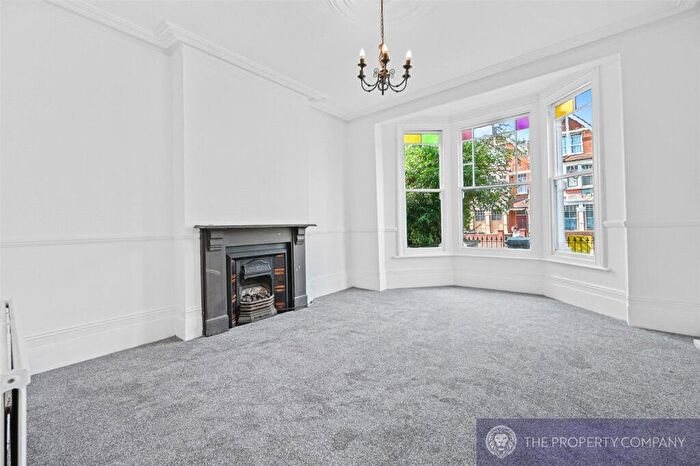 2 Bedroom Apartment To Rent In Ferme Park Road, Crouch End, London, N8