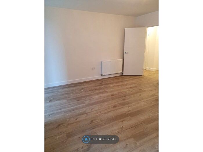 2 Bedroom Flat To Rent In Chesterton House, Harrow On The Hill, HA1