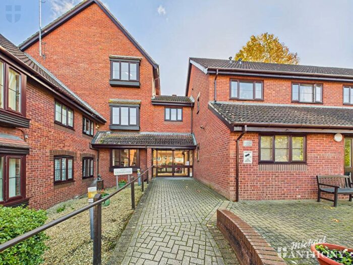 1 Bedroom Flat For Sale In Churchill Court, Beaconsfield Road, Aylesbury, Buckinghamshire, HP21