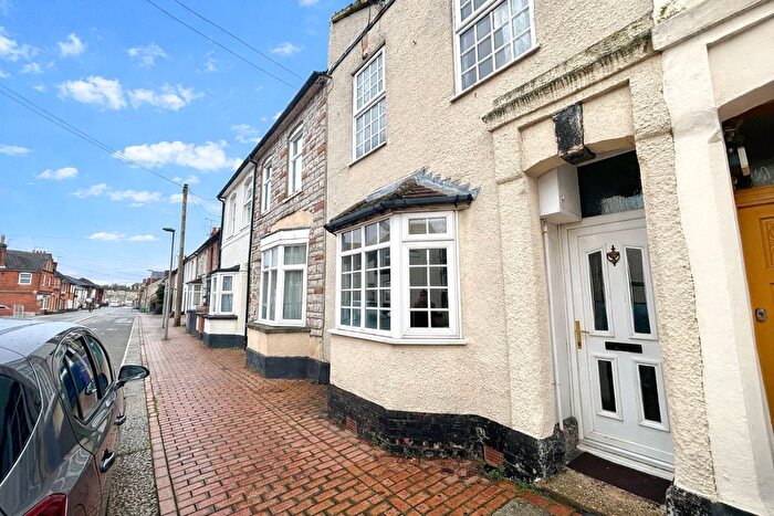 2 Bedroom Terraced House For Sale In Gordon Road, Aldershot, Hampshire, GU11