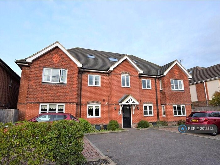 2 Bedroom Flat To Rent In Reading Road, Wokingham, RG41