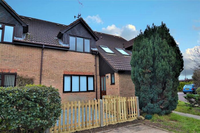 2 Bedroom Terraced House To Rent In Varsity Drive, Twickenham, TW1