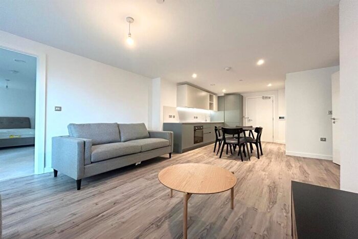 2 Bedroom Apartment To Rent In Block B Railings, Shale Lane, M5