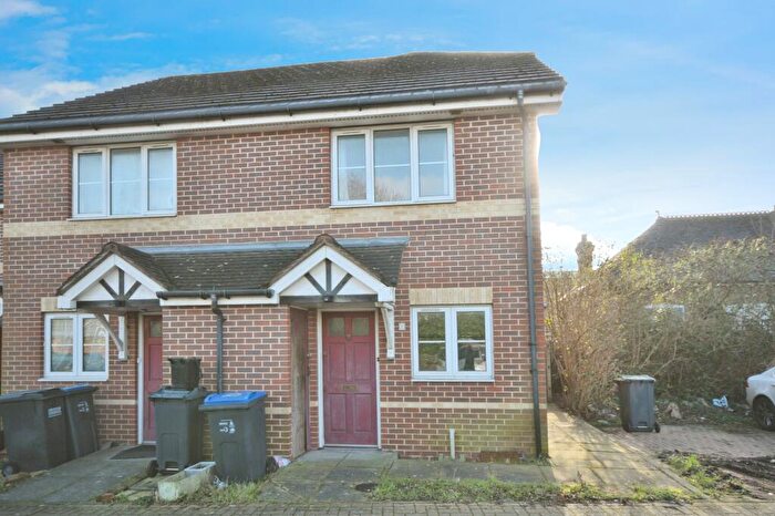 2 Bedroom End Of Terrace House For Sale In Priory Gardens, London, SE25