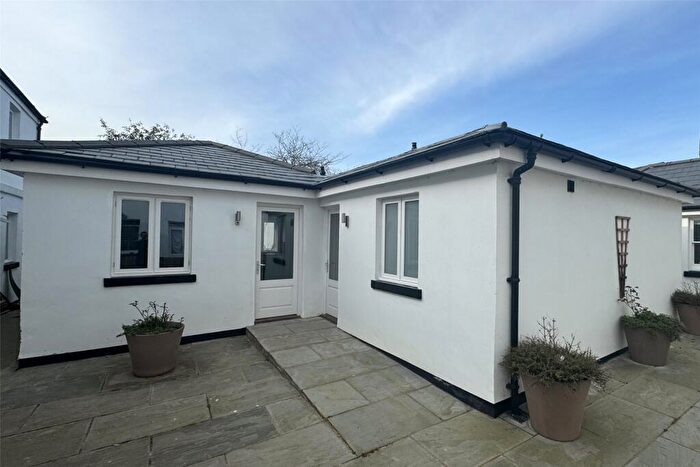 1 Bedroom Bungalow For Sale In High Street, Tewkesbury, Mar, GL20