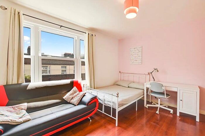 3 Bedroom House To Rent In Old Castle Street, London, E1