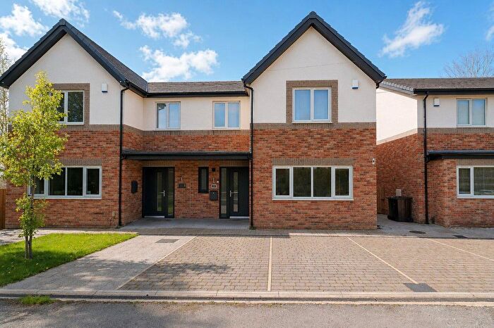 4 Bedroom Semi Detached House For Sale In Crown Gardens, Wakefield, WF2