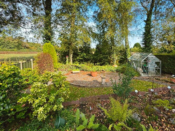 2 Bedroom Detached House For Sale In Oakland Glen, Walton-le-Dale, Preston, Lancashire, PR5