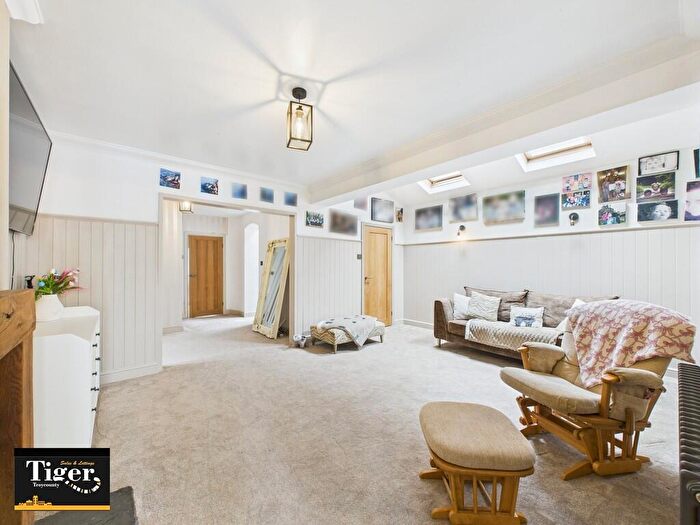 5 Bedroom Detached House For Sale In Newton Drive, Blackpool, FY3