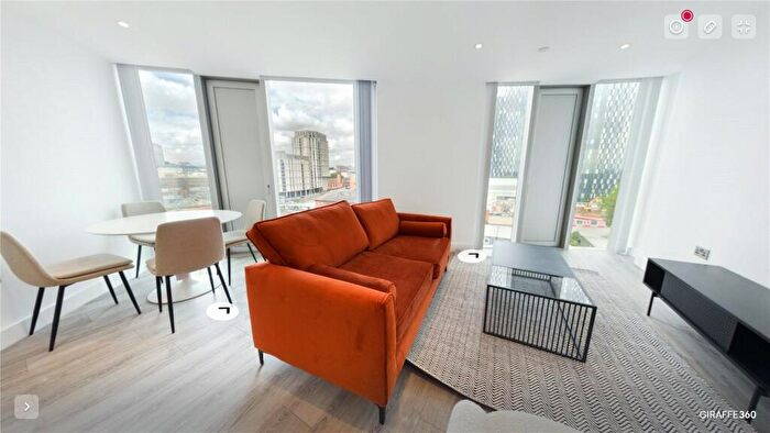 2 Bedroom Apartment To Rent In Thr, Silvercroft Street, Manchester, M15