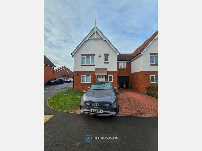 3 Bedroom Detached House To Rent In Burbridge Road, Leavesden, Watford, WD25