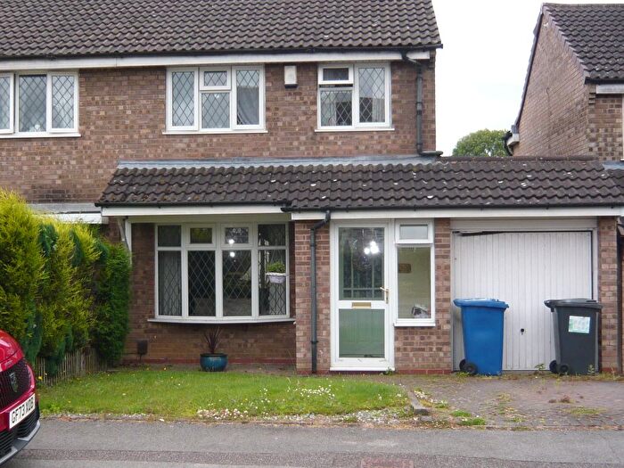 3 Bedroom Link Detached House To Rent In Foxglove, Tamworth, B77