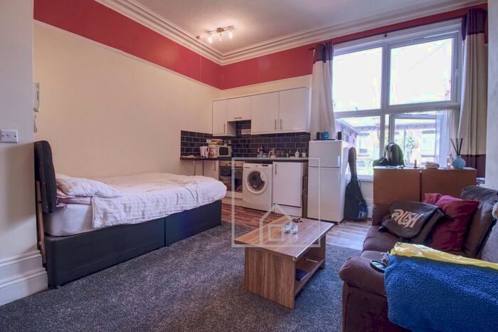 1 Bedroom Flat To Rent In - Hyde Park Road, Leeds, West Yorkshire, LS6