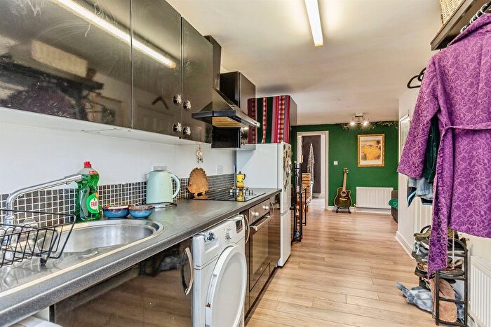 1 Bedroom Flat For Sale In Mellent Avenue, Bristol, BS13