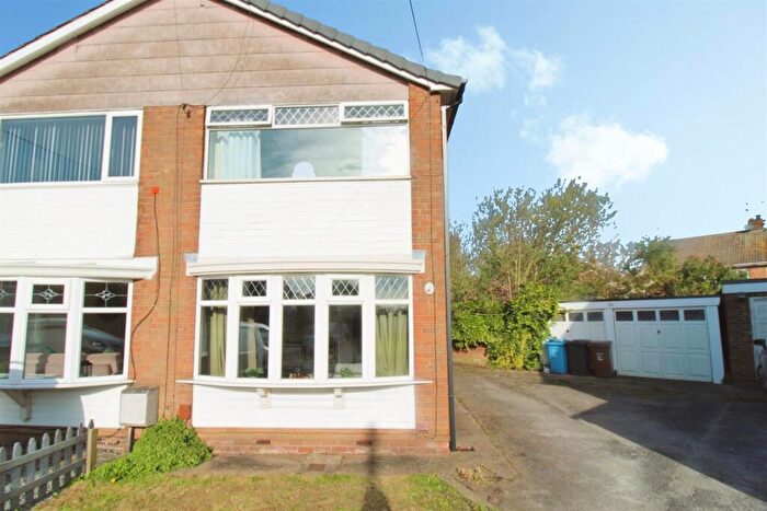 3 Bedroom Semi-Detached House For Sale In Forbes Avenue, Hull, HU6