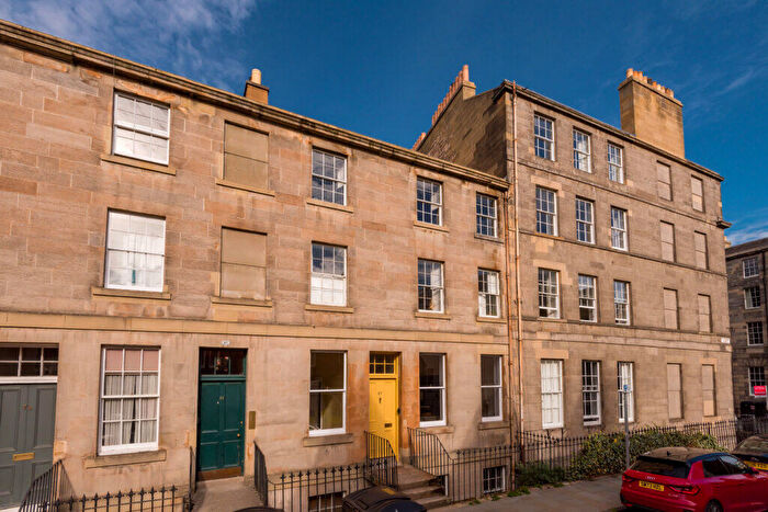 3 Bedroom Flat For Sale In St Stephen Street, Stockbridge, Edinburgh, EH3