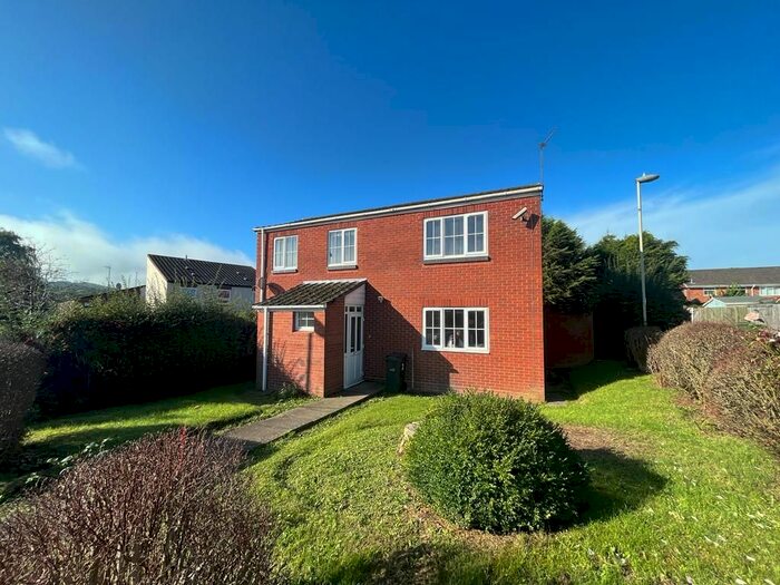 3 Bedroom Detached House To Rent In Snowdon Grove, Hayley Green, Halesowen, B63