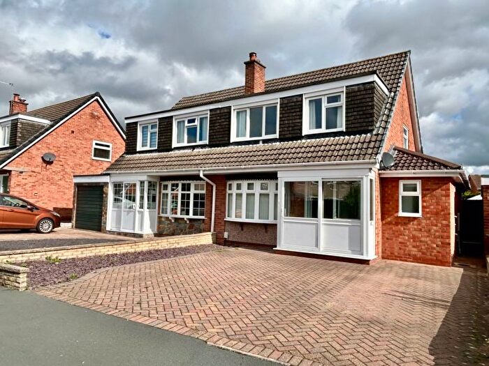 3 Bedroom Semi-Detached House For Sale In Masons Place, Newport, TF10