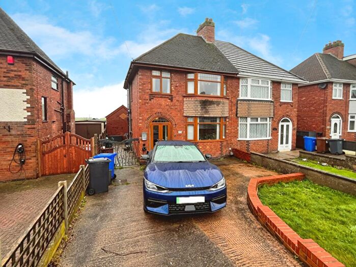 3 Bedroom Semi-Detached House For Sale In Stanton Road, Stapenhill, Burton-on-Trent, DE15