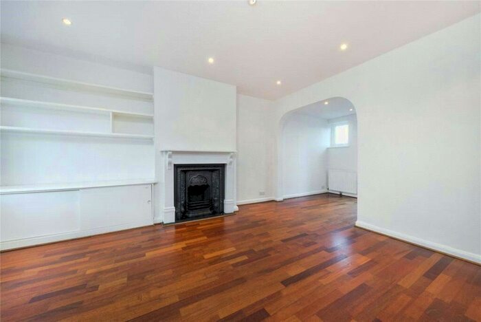 2 Bedroom House To Rent In Wordsworth Walk, Hampstead Garden Suburb, London, NW11