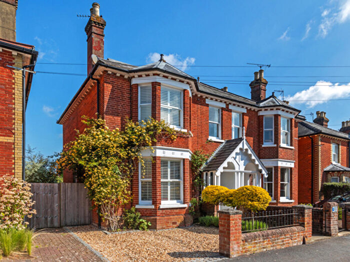 5 Bedroom Semi Detached House For Sale In Beaconsfield Road, Basingstoke, RG21