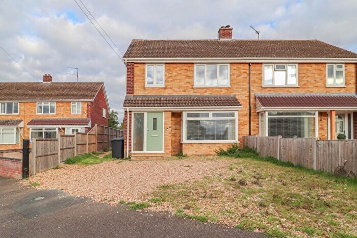 3 Bedroom Semi-Detached House For Sale In Peppers Green, King's Lynn, Norfolk, PE30