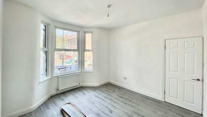 3 Bedroom Property To Rent In Renness Road, London, E17